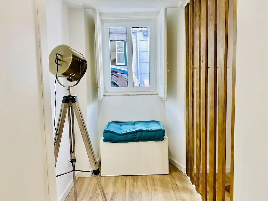 Amalia 21 - Lisbon Apartment 0*,